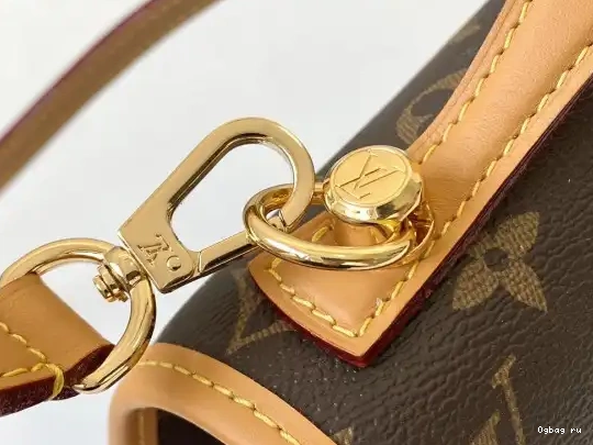 VUITTON IVY LOUIS 0601